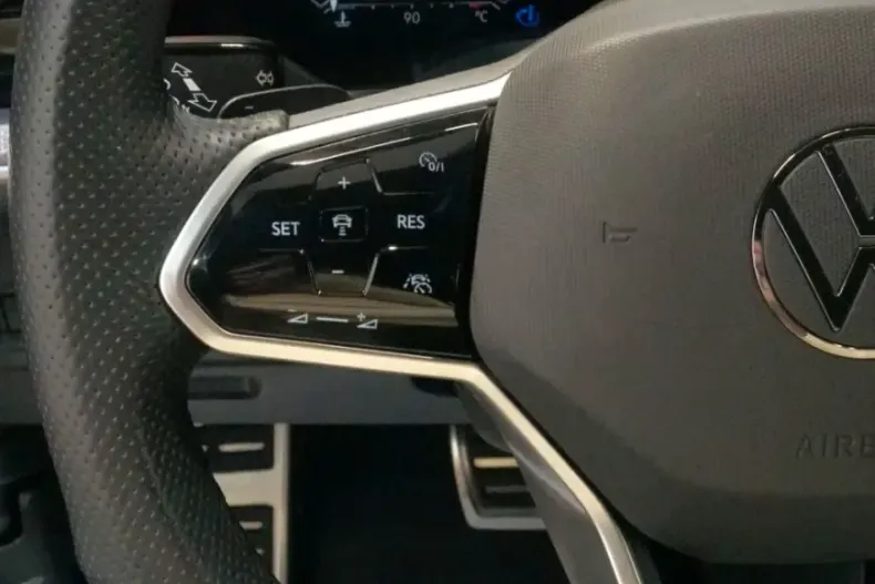 Volkswagen Touareg din 2022 cu 48.364 km - oferta VOL183961 - foto 13