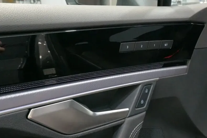 Volkswagen Touareg din 2022 cu 48.364 km - oferta VOL183961 - foto 23