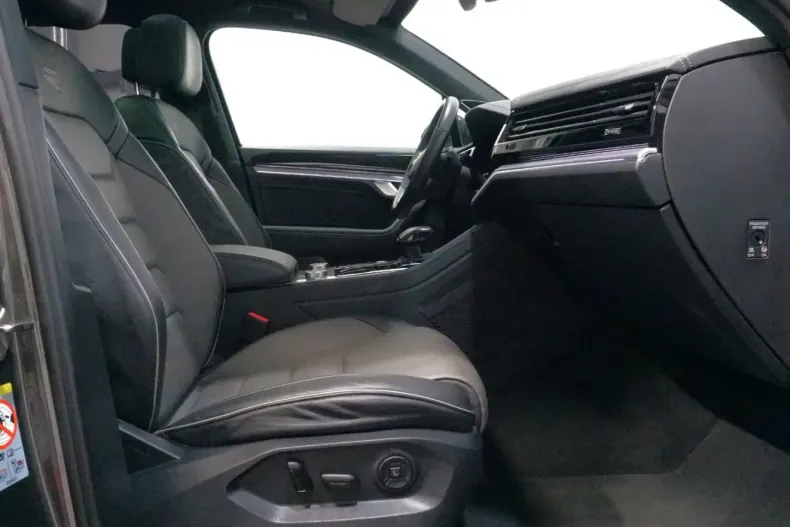 Volkswagen Touareg din 2022 cu 48.364 km - oferta VOL183961 - foto 36