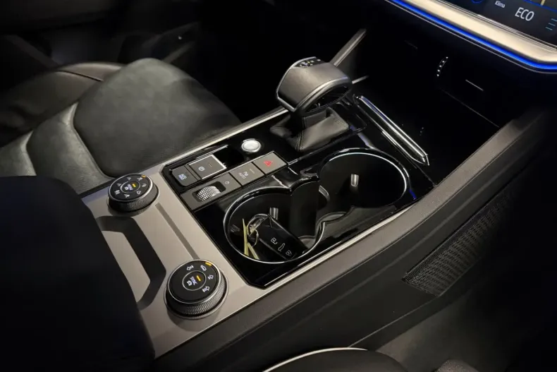 Volkswagen Touareg din 2022 cu 49.000 km - oferta VOL183963 - foto 16