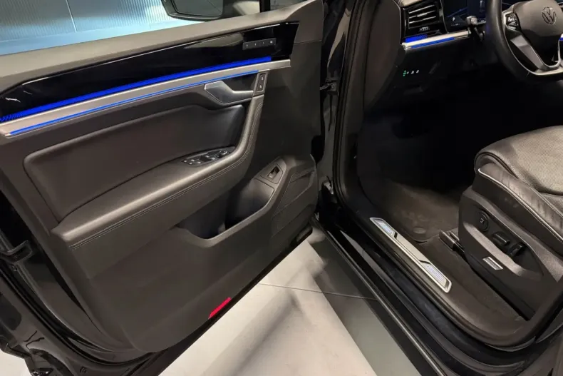 Volkswagen Touareg din 2022 cu 49.000 km - oferta VOL183963 - foto 28