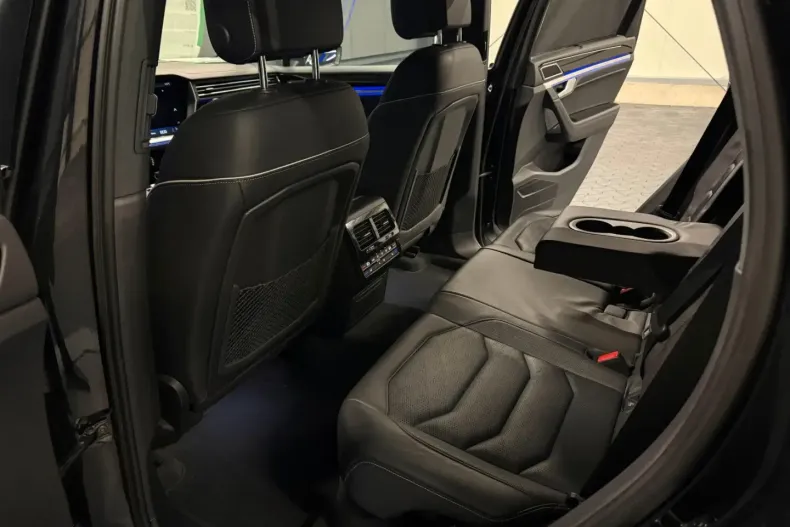 Volkswagen Touareg din 2022 cu 49.000 km - oferta VOL183963 - foto 35