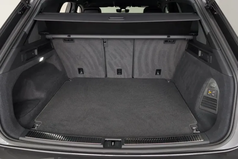 Volkswagen Touareg din 2022 cu 41.367 km - oferta VOL183964 - foto 11