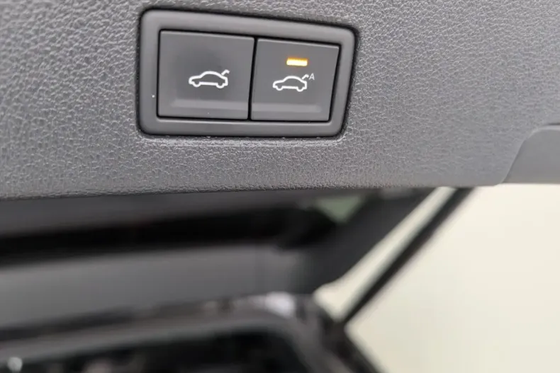 Volkswagen Touareg din 2022 cu 41.367 km - oferta VOL183964 - foto 12