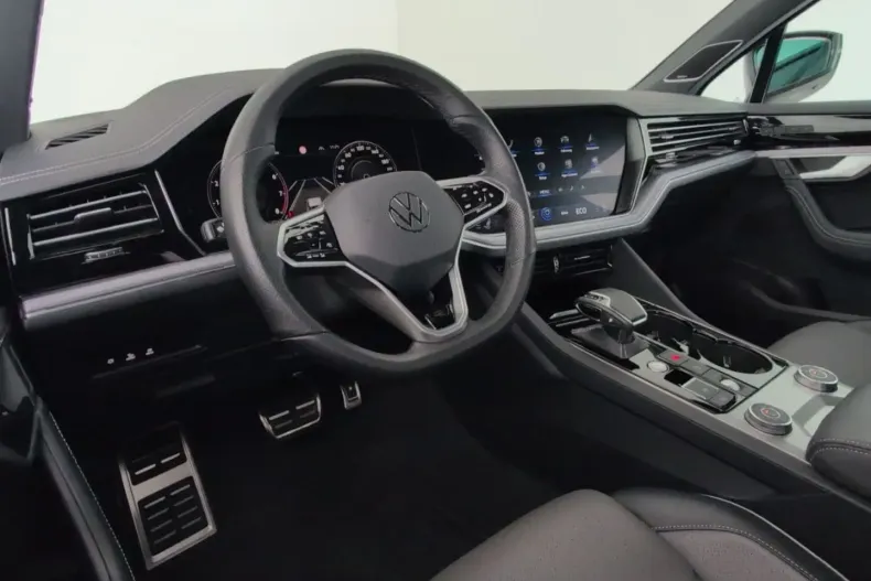 Volkswagen Touareg din 2022 cu 41.367 km - oferta VOL183964 - foto 15