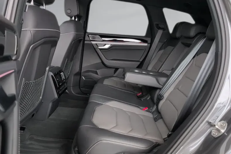 Volkswagen Touareg din 2022 cu 41.367 km - oferta VOL183964 - foto 19