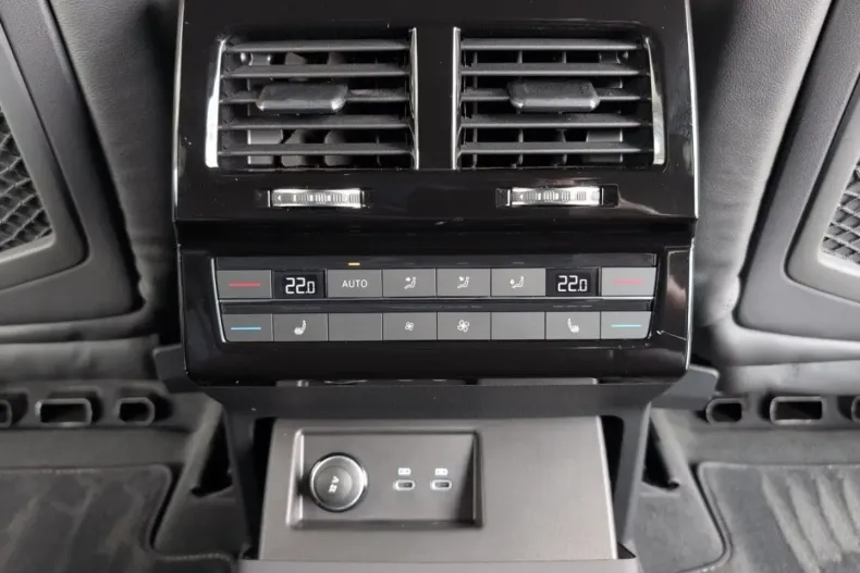 Volkswagen Touareg din 2022 cu 41.367 km - oferta VOL183964 - foto 20