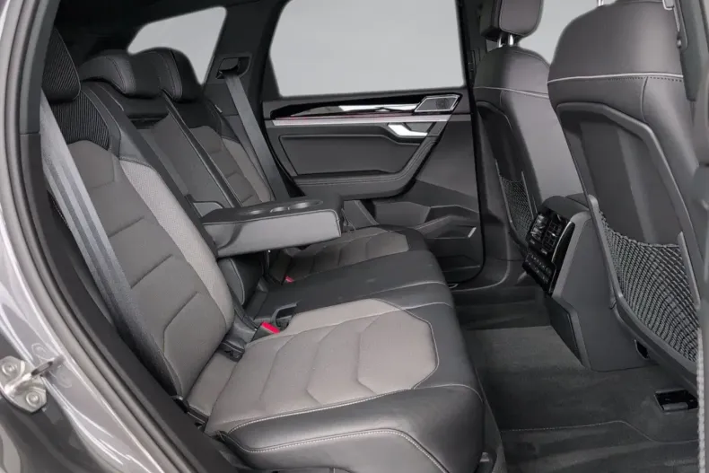 Volkswagen Touareg din 2022 cu 41.367 km - oferta VOL183964 - foto 21