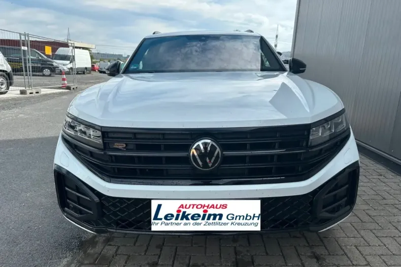 Volkswagen Touareg din 2024 cu 32.900 km - oferta VOL183965 - foto 3