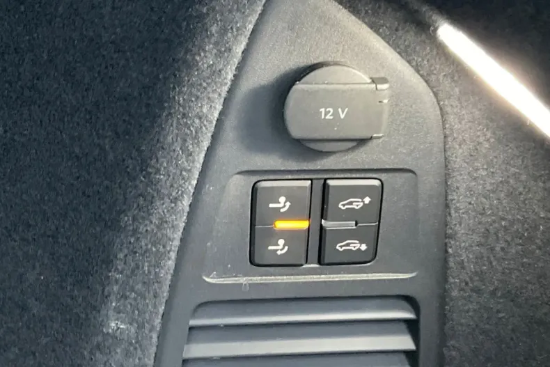 Volkswagen Touareg din 2024 cu 32.900 km - oferta VOL183965 - foto 18