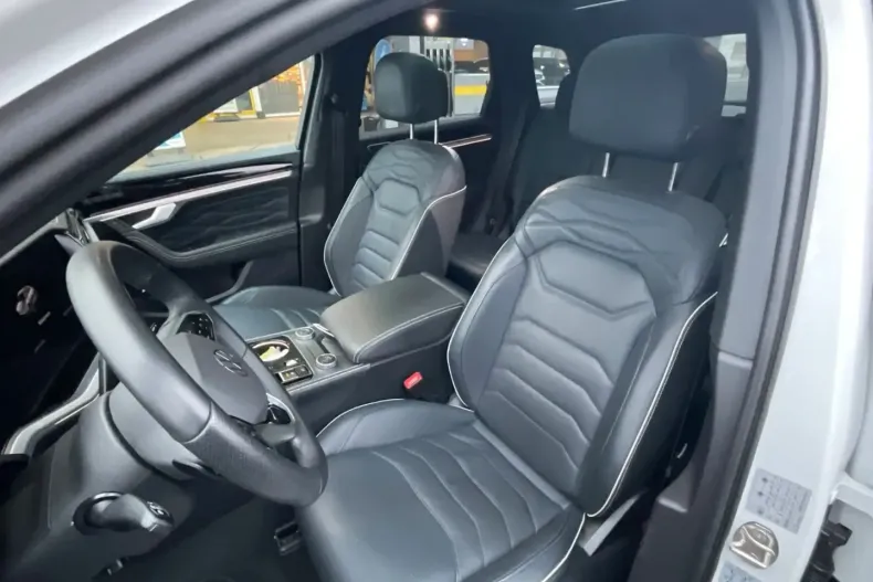 Volkswagen Touareg din 2024 cu 32.900 km - oferta VOL183965 - foto 20