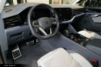 Volkswagen Touareg din 2025 cu 14.823 km - oferta VOL183966 - foto 2