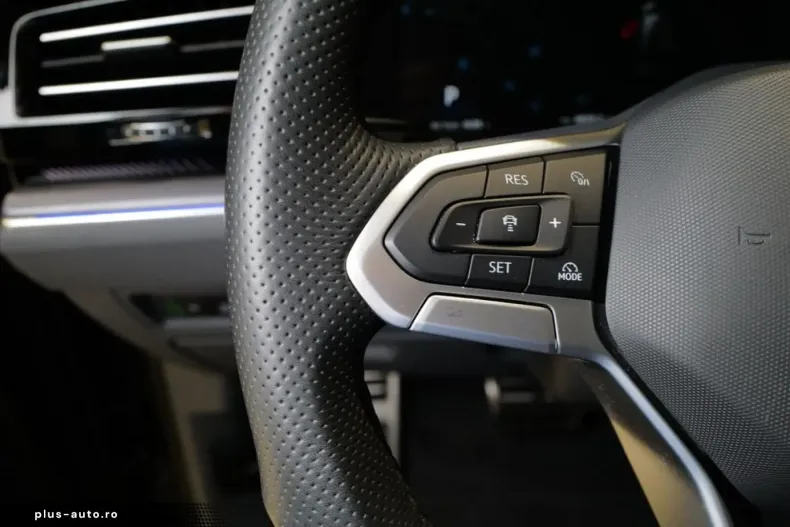 Volkswagen Touareg din 2025 cu 14.823 km - oferta VOL183966 - foto 13