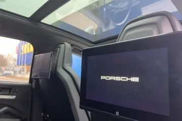 Porsche Cayenne din 2024 - oferta POR183982