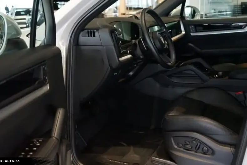 Porsche Cayenne din 2024 cu 16.522 km - oferta POR183984 - foto 3