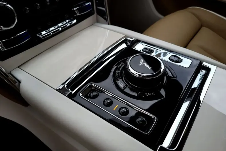 Rolls-Royce Cullinan din 2023 cu 6.888 km - oferta ROL184000 - foto 13