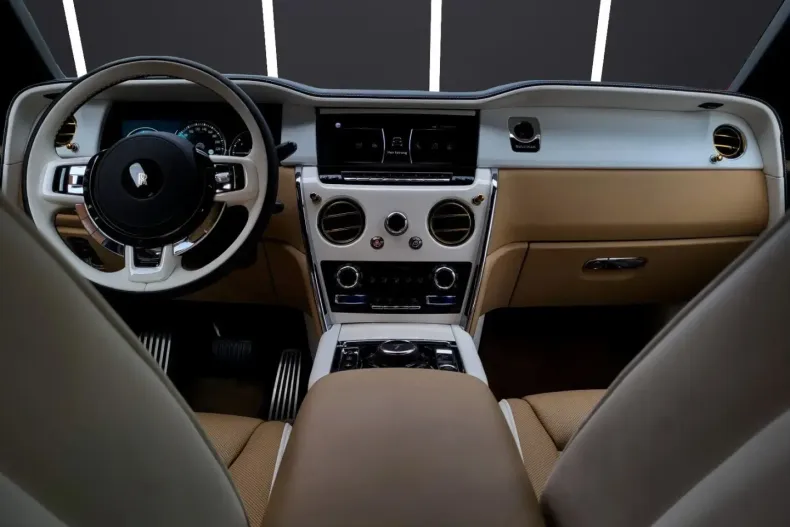 Rolls-Royce Cullinan din 2023 cu 6.888 km - oferta ROL184000 - foto 15