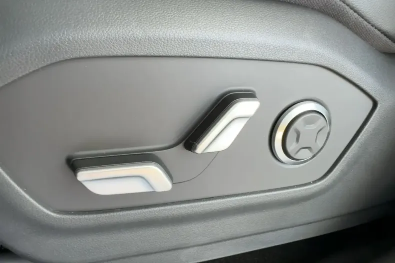 Hyundai SANTA FE din 2024 cu 14.053 km - oferta HYU184006 - foto 15