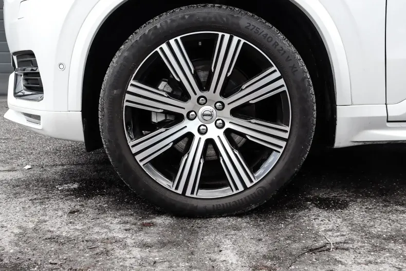 Volvo XC90 din 2023 cu 31.180 km - oferta VOL184009 - foto 2