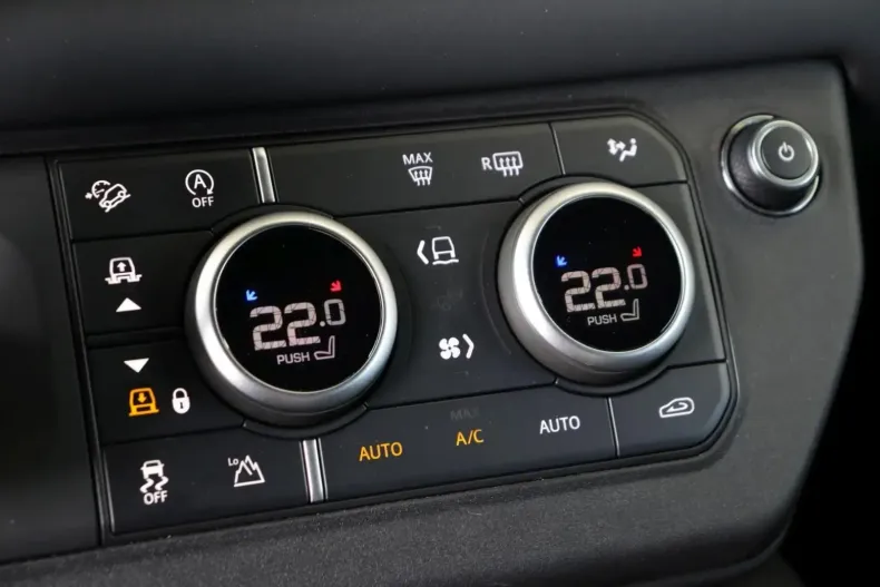 Land Rover Defender din 2024 cu 12.000 km - oferta LAN184012 - foto 11