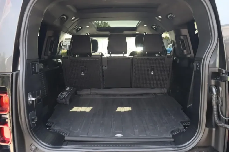 Land Rover Defender din 2024 cu 12.000 km - oferta LAN184012 - foto 16