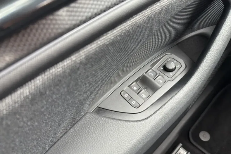 Skoda Kodiaq din 2025 cu 14.200 km - oferta SKO184013 - foto 15