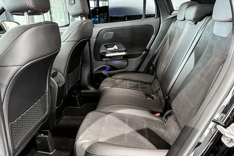 Mercedes-Benz GLA 220 (Clasa GLA) din 2023 cu 24.955 km - oferta MER184020 - foto 14