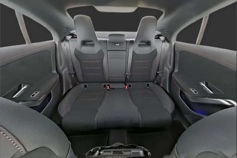 Mercedes-Benz CLA (Clasa CLA) din 2024 cu 12.000 km - oferta MER184028 - foto 8