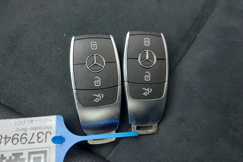 Mercedes-Benz A 250 (Clasa A) din 2022 cu 63.143 km - oferta MER184033 - foto 18