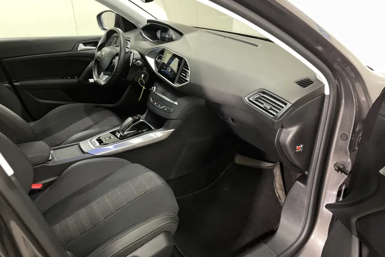 Peugeot 308 din 2021 cu 136.857 km - oferta PEU184045 - foto 9