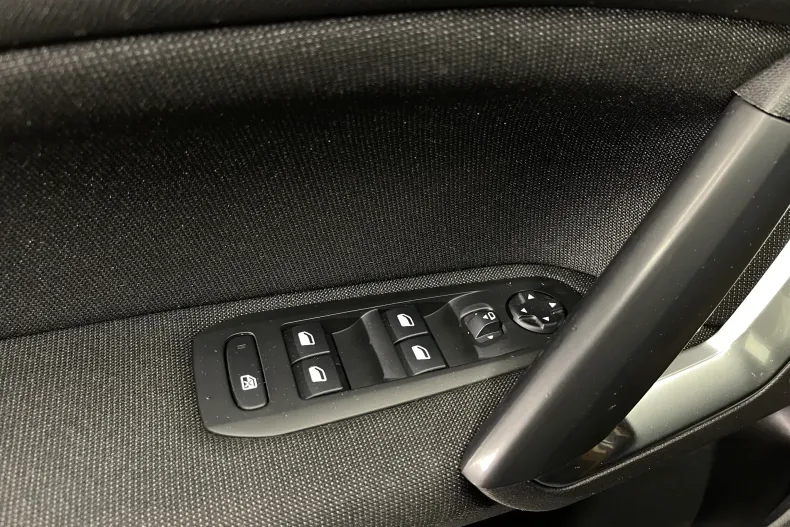 Peugeot 308 din 2021 cu 136.857 km - oferta PEU184045 - foto 23