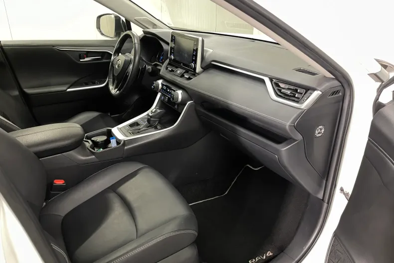 Toyota RAV4 din 2020 cu 145.733 km - oferta TOY184049 - foto 9