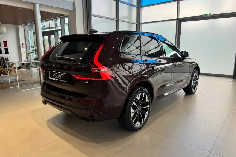 Volvo XC60 din 2025 cu 4.000 km - oferta VOL184067 - foto 6