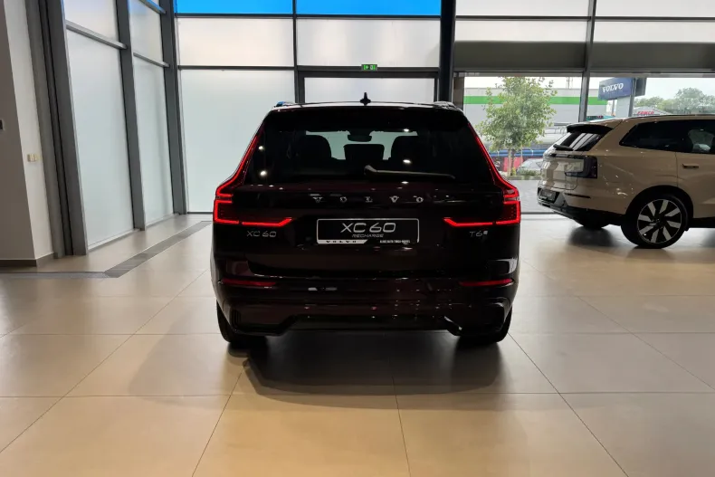 Volvo XC60 din 2025 cu 4.000 km - oferta VOL184067 - foto 7