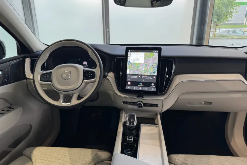 Volvo XC60 din 2025 cu 4.000 km - oferta VOL184067 - foto 10