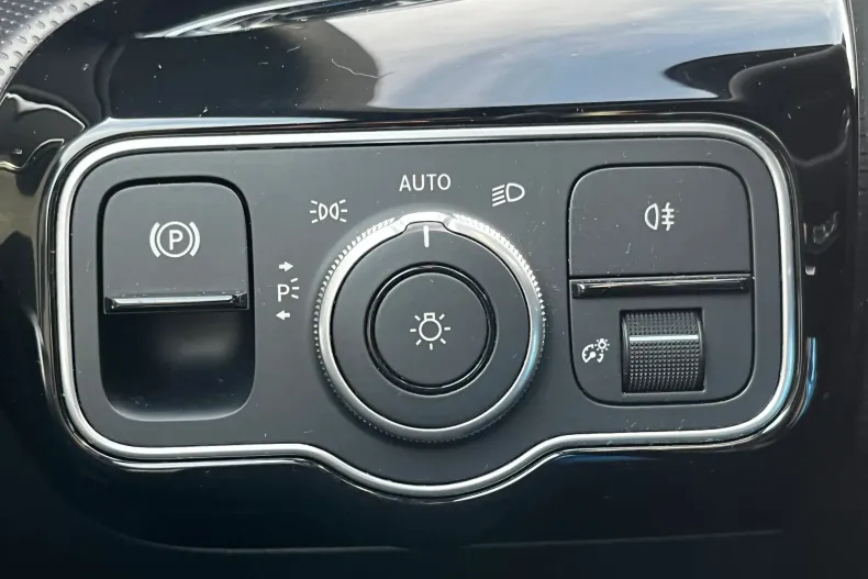 Mercedes-Benz CLA (Clasa CLA) din 2023 cu 17.003 km - oferta MER184081 - foto 19