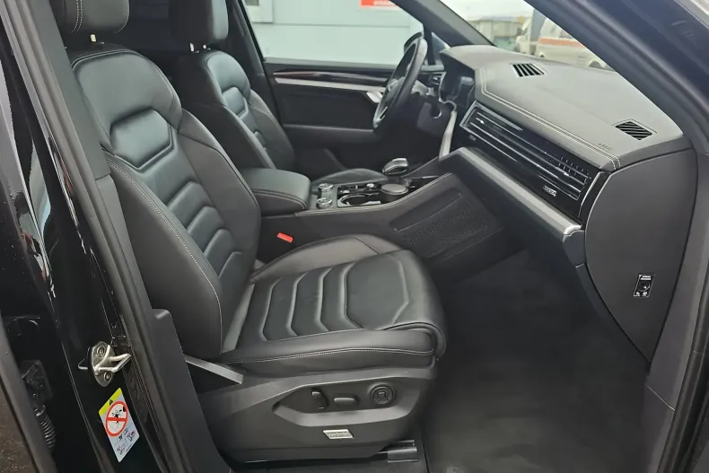 Volkswagen Touareg din 2023 cu 36.300 km - oferta VOL184092 - foto 14