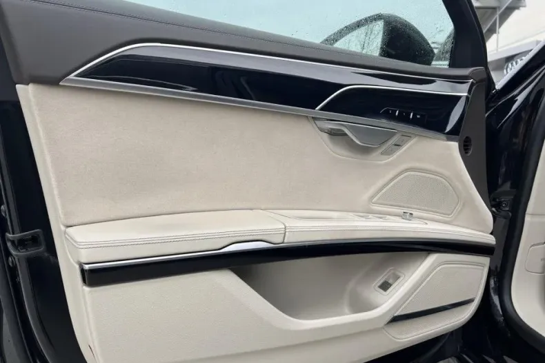 Audi A8 din 2022 cu 81.785 km - oferta AUD184093 - foto 13