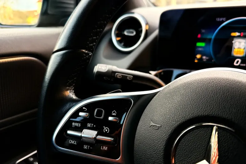 Mercedes-Benz GLA din 2022 cu 140.658 km - oferta MER184099 - foto 14