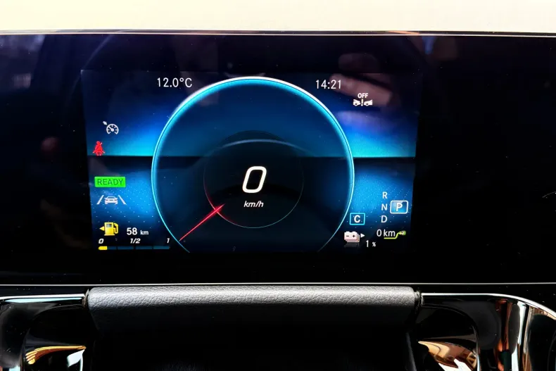 Mercedes-Benz GLA din 2022 cu 140.658 km - oferta MER184099 - foto 34