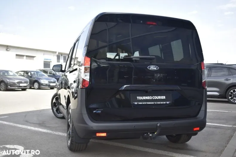 Ford Tourneo Courier din 2025 cu 2.650 km - oferta FOR184101 - foto 5