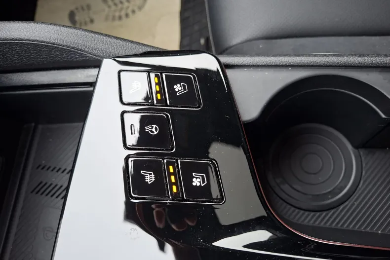 Kia Sportage din 2024 cu 638 km - oferta KIA184111 - foto 14