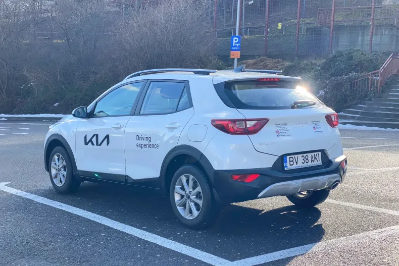 Kia Stonic din 2024 cu 5.500 km - oferta KIA184117 - foto 2