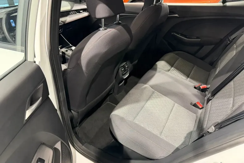 MG MG3 din 2024 cu 5.600 km - oferta MG0184123 - foto 12