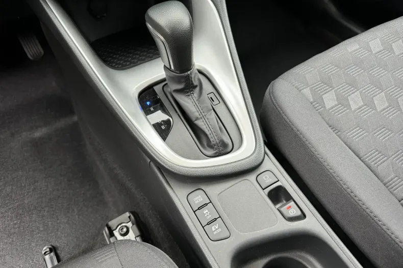 Toyota Yaris din 2025 cu 7.415 km - oferta TOY184125 - foto 19