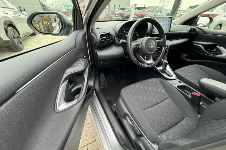 Toyota Yaris din 2025 cu 7.415 km - oferta TOY184125 - foto 21
