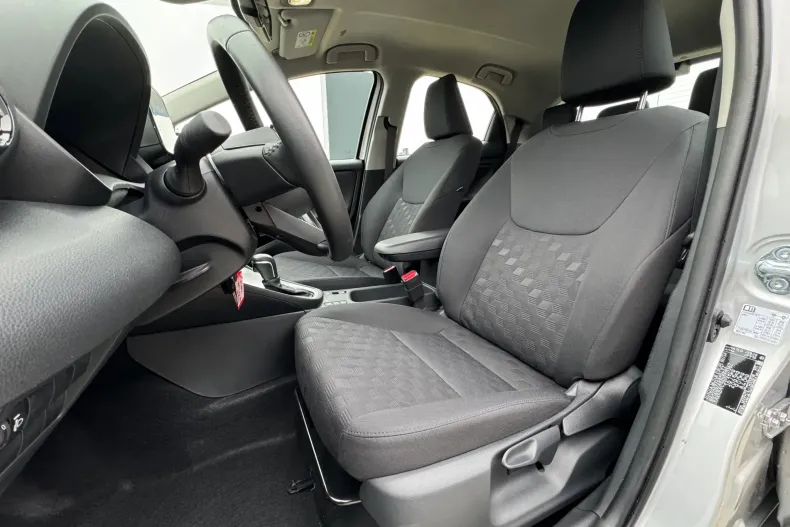 Toyota Yaris din 2025 cu 7.415 km - oferta TOY184125 - foto 22