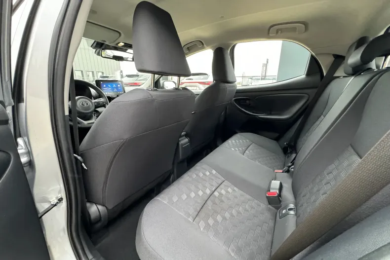 Toyota Yaris din 2025 cu 7.415 km - oferta TOY184125 - foto 27