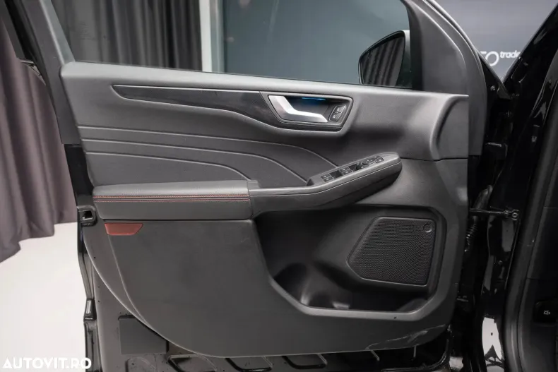 Ford Kuga din 2022 cu 70.800 km - oferta FOR184127 - foto 21