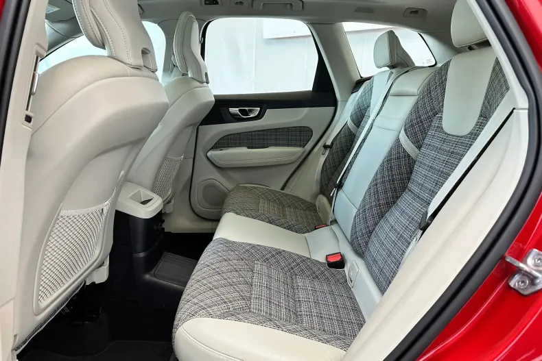 Volvo XC60 din 2021 cu 159.232 km - oferta VOL184143 - foto 19